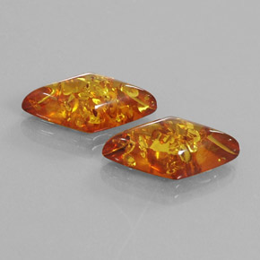 天然橙色琥珀，异形，19.4×10.7毫米，透明