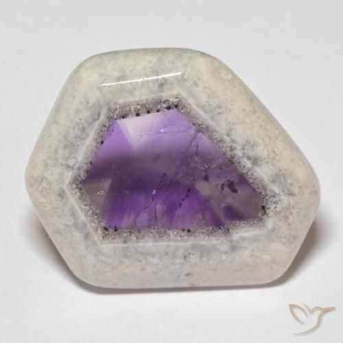 29.35克拉天然多色紫水晶晶洞切片，异形，25.8×23.9毫米，透明