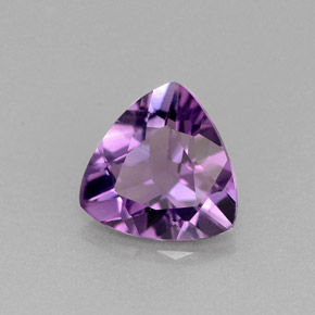 1.36克拉天然紫罗兰色紫水晶，三角形，8.2×8.2毫米，VVS