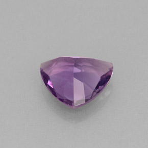 1.36克拉天然紫罗兰色紫水晶，三角形，8.2×8.2毫米，VVS