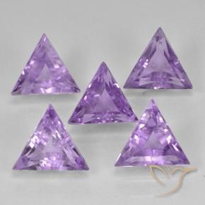 2.81克拉天然紫水晶，胖三角形，VS