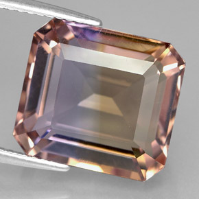 11.76克拉天然双色紫黄晶，祖母绿式切割，13.5×12.3毫米，VVS