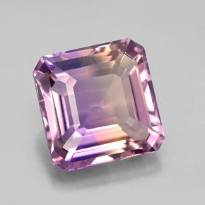 8.21克拉天然双色紫黄晶，祖母绿式切割，12.3×12.2毫米，VVS-VS