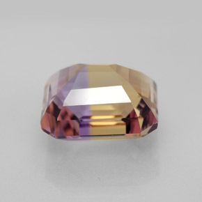 7.32克拉天然双色紫黄晶，祖母绿式切割，12.2×10.9毫米，VVS