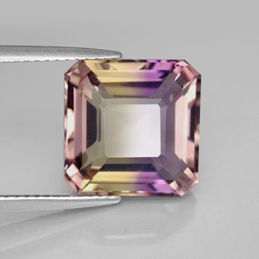 6.36克拉天然双色紫黄晶，祖母绿式切割，11.4×11.3毫米，VVS-VS