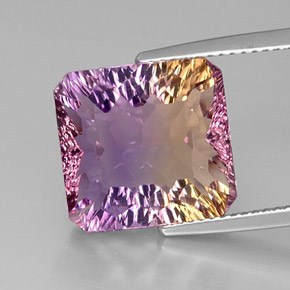 9.01克拉天然双色紫黄晶，祖母绿式切割，13.2×12.6毫米，VVS-VS