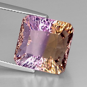 12.12克拉天然双色紫黄晶，祖母绿式切割，13.8×13.8毫米，VVS-VS