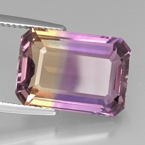 10.41克拉天然双色紫黄晶，祖母绿式切割，16.4×11.7毫米，VVS-VS