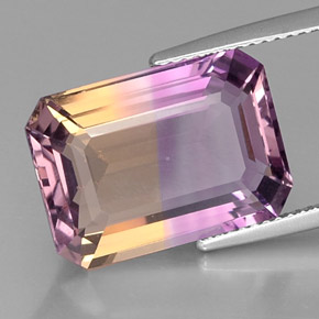 11.28克拉天然双色紫黄晶，祖母绿式切割，16.7×12毫米，VVS-VS