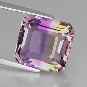 9.94克拉天然双色紫黄晶，祖母绿式切割，13.2×12.8毫米，VVS