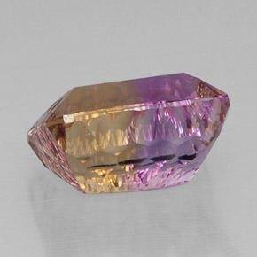 14.23克拉天然双色紫黄晶，祖母绿式切割，15.7×13.1毫米，VVS