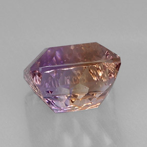 13.21克拉天然双色紫黄晶，祖母绿式切割，13.8×13.6毫米，VVS