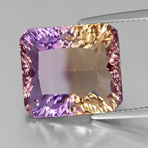 10.76克拉天然双色紫黄晶，祖母绿式切割，14.7×13.1毫米，VVS