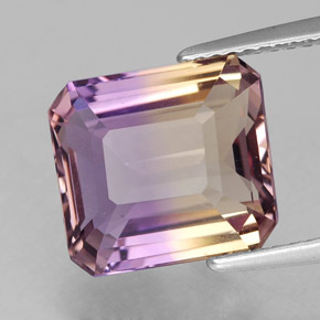 5.25克拉天然双色紫黄晶，祖母绿式切割，11.2×10.2毫米，VVS