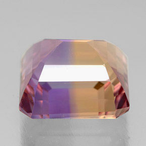 5.91克拉天然双色紫黄晶，祖母绿式切割，10.6×10.5毫米，VVS