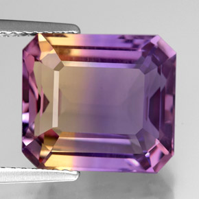 7.95克拉天然双色紫黄晶，祖母绿式切割，12.7×11.3毫米，VVS
