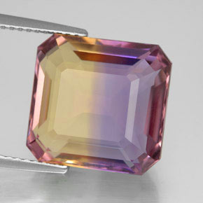 11.38克拉天然双色紫黄晶，祖母绿式切割，13.6×13毫米，VVS