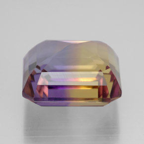 11.38克拉天然双色紫黄晶，祖母绿式切割，13.6×13毫米，VVS