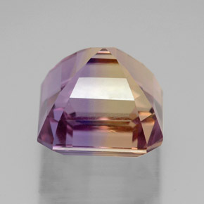 7.68克拉天然双色紫黄晶，祖母绿式切割，11.3×10.9毫米，VVS