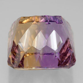 14.05克拉天然双色紫黄晶，祖母绿式切割，13.7×13.6毫米，VVS