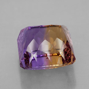 13.93克拉天然双色紫黄晶，祖母绿式切割，13.7×13.3毫米，VVS
