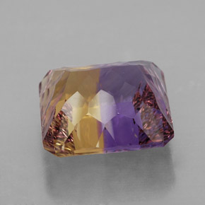 9.82克拉天然双色紫黄晶，祖母绿式切割，12.9×12.9毫米，VVS