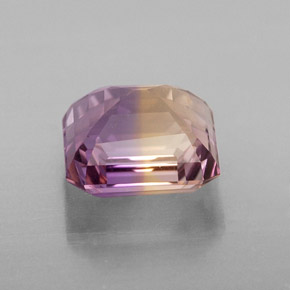 2.68克拉天然双色紫黄晶，祖母绿式切割，8.3×8毫米，VVS