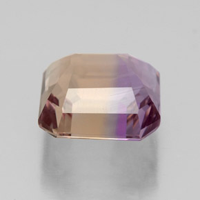 4.65克拉天然双色紫黄晶，祖母绿式切割，10×9.9毫米，VVS
