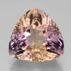 7.60克拉天然双色紫黄晶，三角形，13.8×13.4毫米，VVS