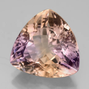 7.60克拉天然双色紫黄晶，三角形，13.8×13.4毫米，VVS
