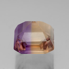 5.47克拉天然双色紫黄晶，祖母绿式切割，10.4×9.6毫米，VS-SI