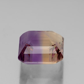 4.36克拉天然双色紫黄晶，祖母绿式切割，10.2×9.6毫米，VS