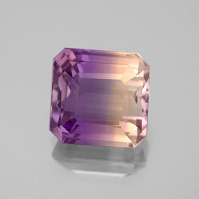 4.26克拉天然双色紫黄晶，祖母绿式切割，9.8×9.5毫米，VVS-VS