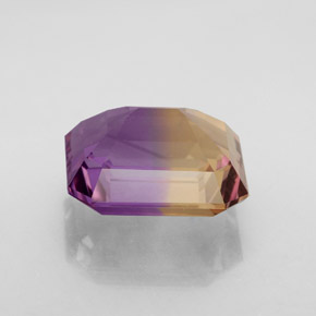 9.00克拉天然双色紫黄晶，祖母绿式切割，13.5×12.5毫米，VVS-VS