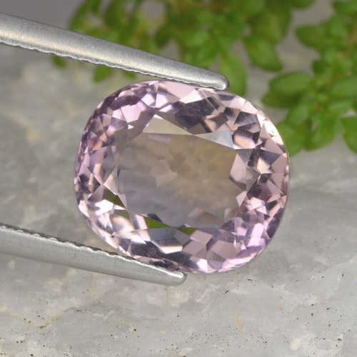 4.82克拉天然紫黄晶，椭圆形切割，VVS