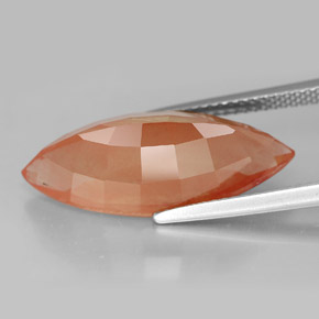 8.24克拉天然中长石拉长石，榄尖形，VVS-VS