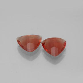 天然橙色中长拉长石，三角形，7.1×7.1毫米，VVS-VS