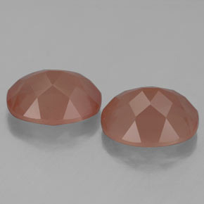 克拉天然中长石拉长石，椭圆形切割，透明