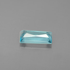 0.87克拉天然磷灰石，长方形切工，8×4.1毫米，VS