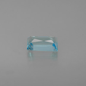 0.76克拉天然磷灰石，长方形切工，6.6×4.3毫米，VS