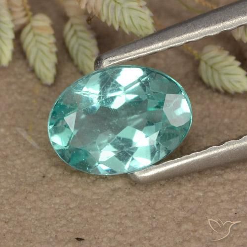 0.70ct 天然 中蓝绿色 磷灰石, 椭圆形, VS