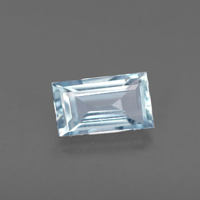 0.57克拉天然海蓝宝石，长方形切工，6.8×4毫米，VVS-VS
