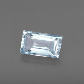 0.57克拉天然海蓝宝石，长方形切工，6.8×4毫米，VVS-VS
