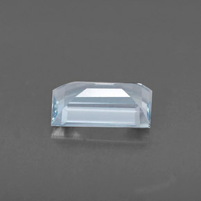 0.57克拉天然海蓝宝石，长方形切工，6.8×4毫米，VVS-VS