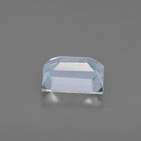 0.61克拉天然海蓝宝石，长方形切工，6.1×4.1毫米，VS