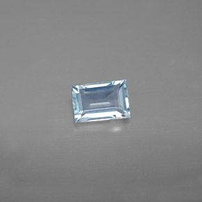 0.56克拉天然海蓝宝石，长方形切工，4.1×4.1毫米，VVS-VS