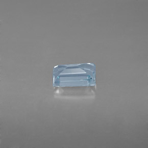 0.56克拉天然海蓝宝石，长方形切工，4.1×4.1毫米，VVS-VS