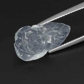 5.65克拉天然海蓝宝石，异形，19.4×10.8毫米，透明