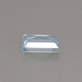 0.43克拉天然海蓝宝石，长方形切工，5.9×4毫米，VS
