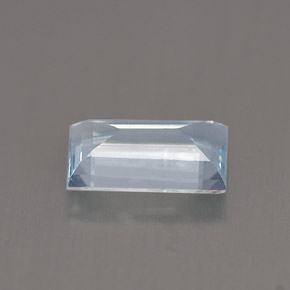 0.63克拉天然海蓝宝石，长方形切工，7×4.1毫米，VS